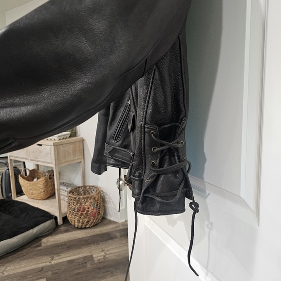 Woman's Riding Jacket - Picture 3 of 10